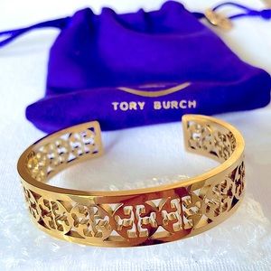 🎄🎁BNWT GORGEOUS GOLD CUT OUT LOGO TORI BURCH CUFF BRACELET.